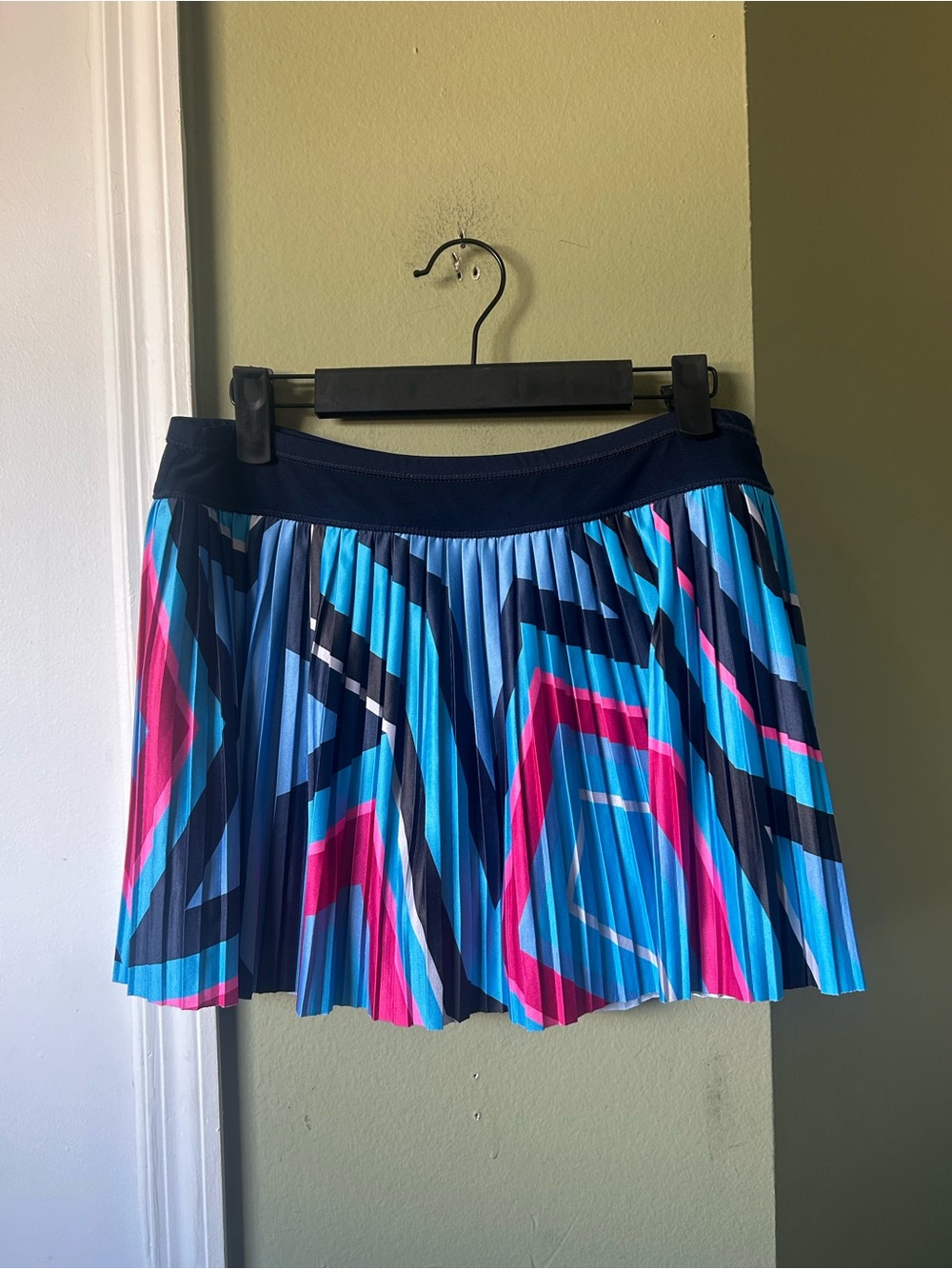 Lucky in Love Geo-Print Pleated Skater Skort in Blue and Pink Sz M
